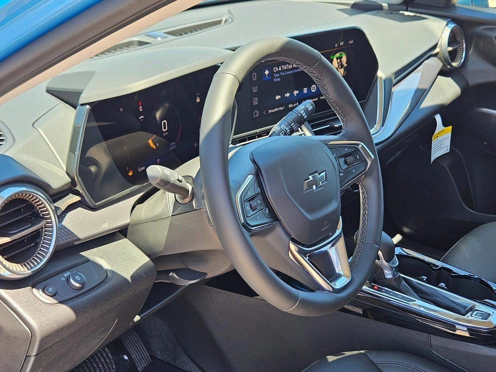 2025 Chevrolet Trax Vehicle Photo in WACO, TX 76710-2592