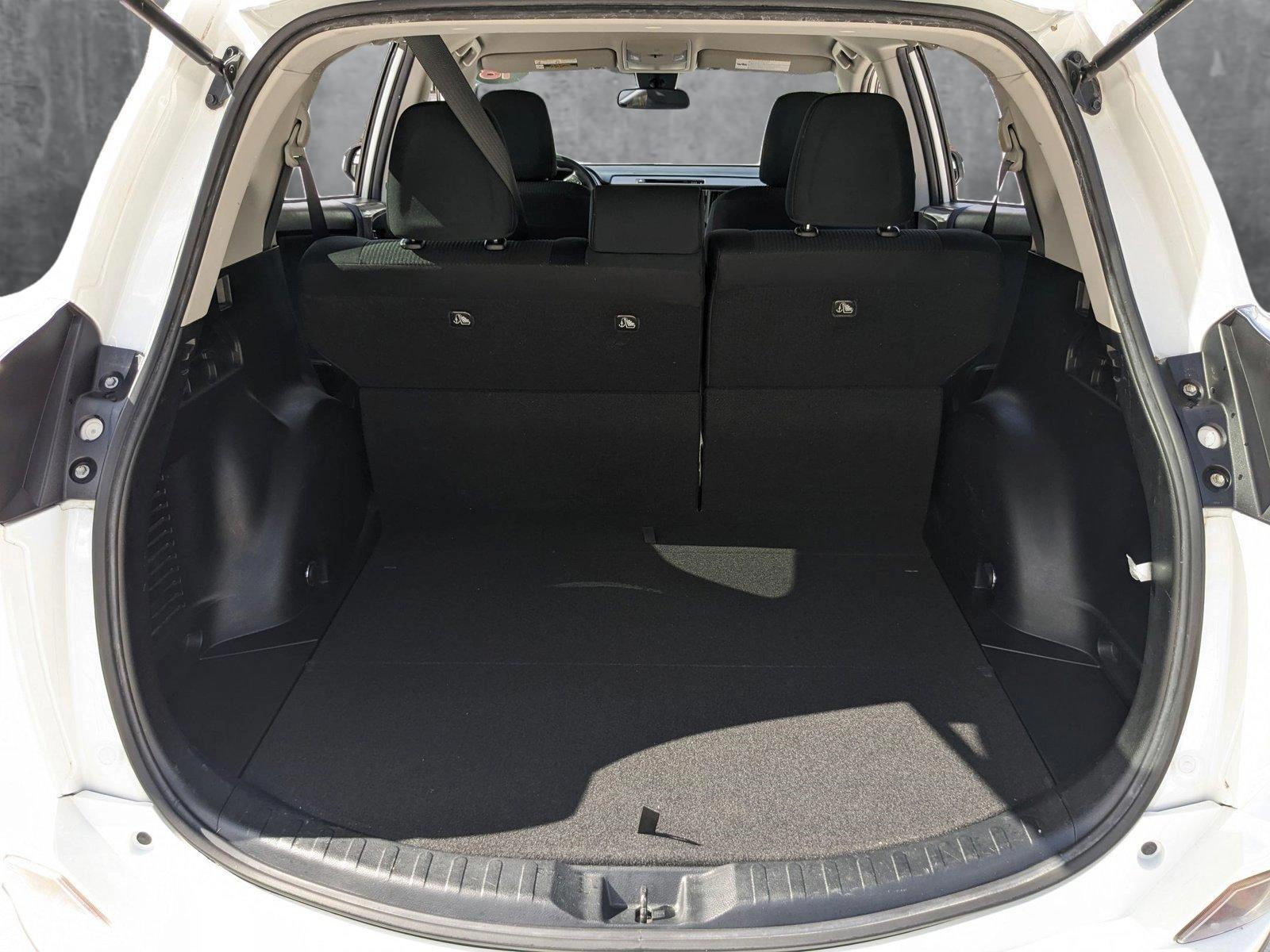 2018 Toyota RAV4 Vehicle Photo in Davie, FL 33331