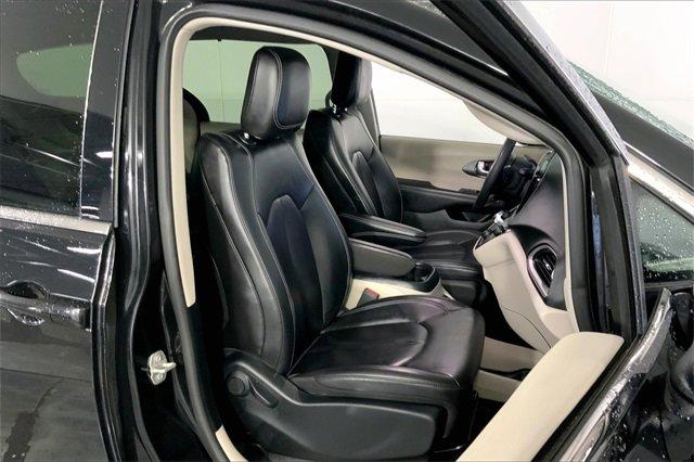2023 Chrysler Pacifica Vehicle Photo in INDEPENDENCE, MO 64055-1314