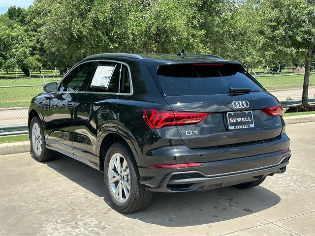 2025 Audi Q3 Vehicle Photo in HOUSTON, TX 77090