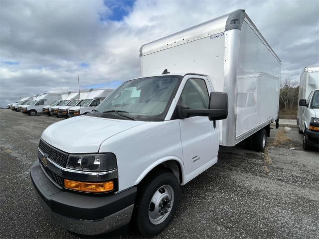 2023 Chevrolet Express Cutaway 4500 Vehicle Photo in ALCOA, TN 37701-3235