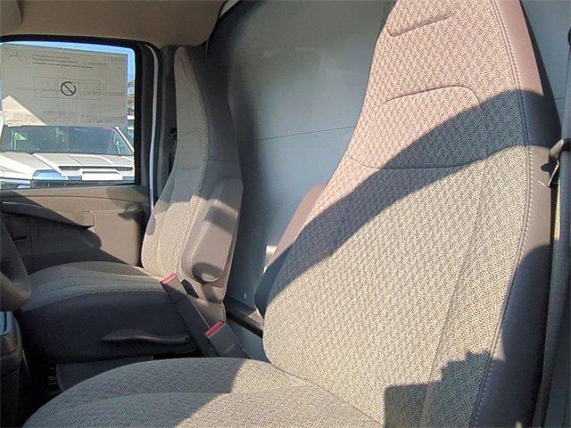 2024 GMC Savana Cutaway 4500 Vehicle Photo in PASADENA, CA 91107-3803