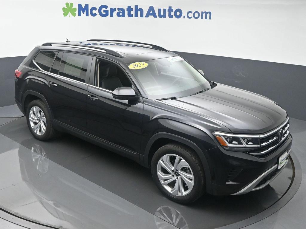 2023 Volkswagen Atlas Vehicle Photo in Marion, IA 52302