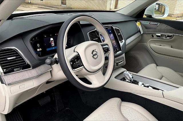 2025 Volvo XC90 Vehicle Photo in Houston, TX 77007
