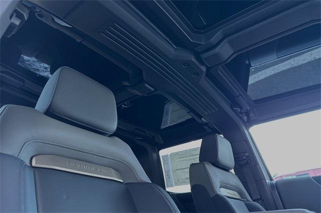 2025 GMC HUMMER EV SUV Vehicle Photo in ELK GROVE, CA 95757-8703