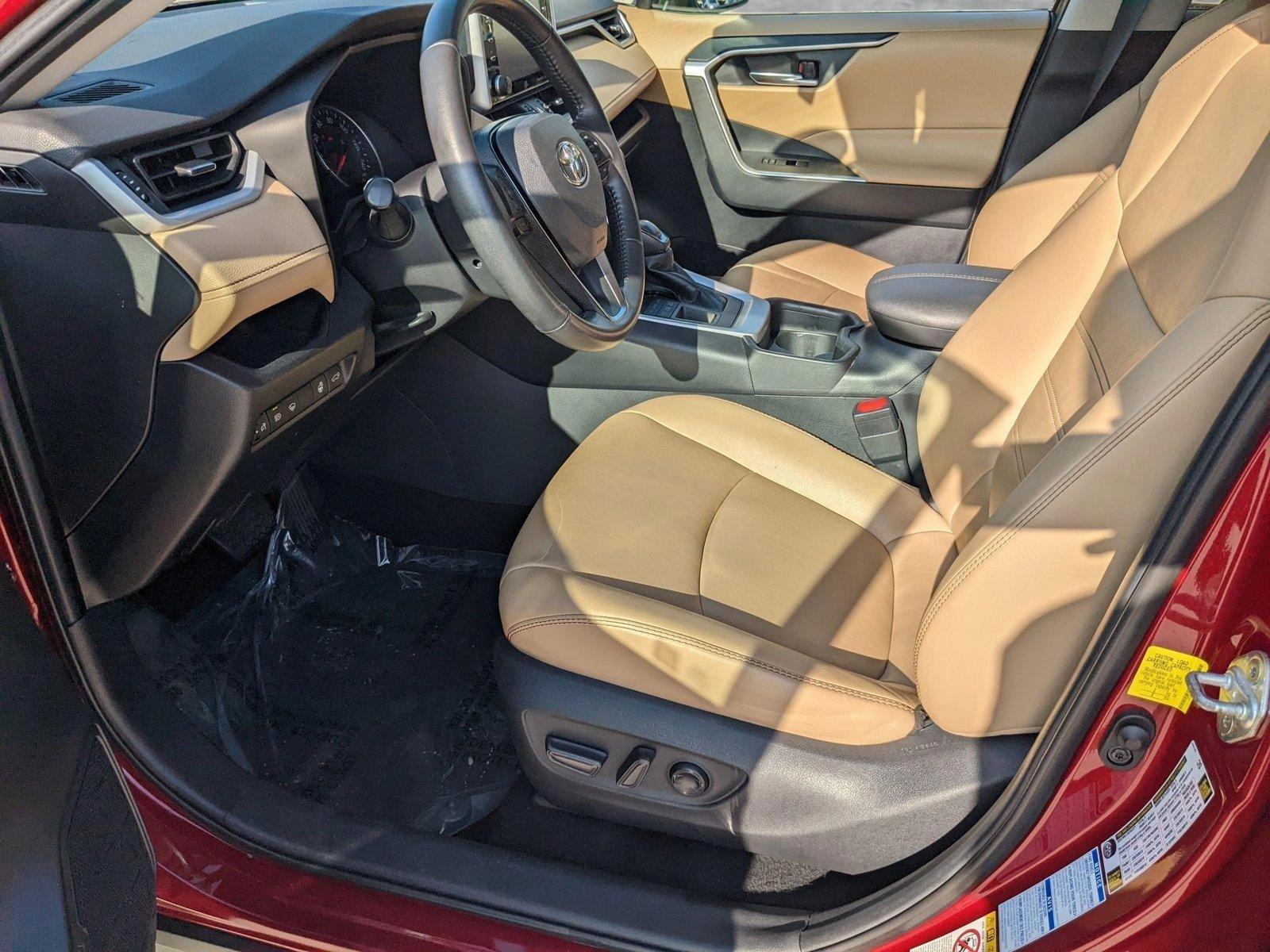 2019 Toyota RAV4 Vehicle Photo in Davie, FL 33331