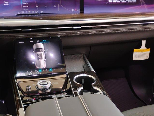 2025 Cadillac Escalade Vehicle Photo in PINEVILLE, NC 28134-8495