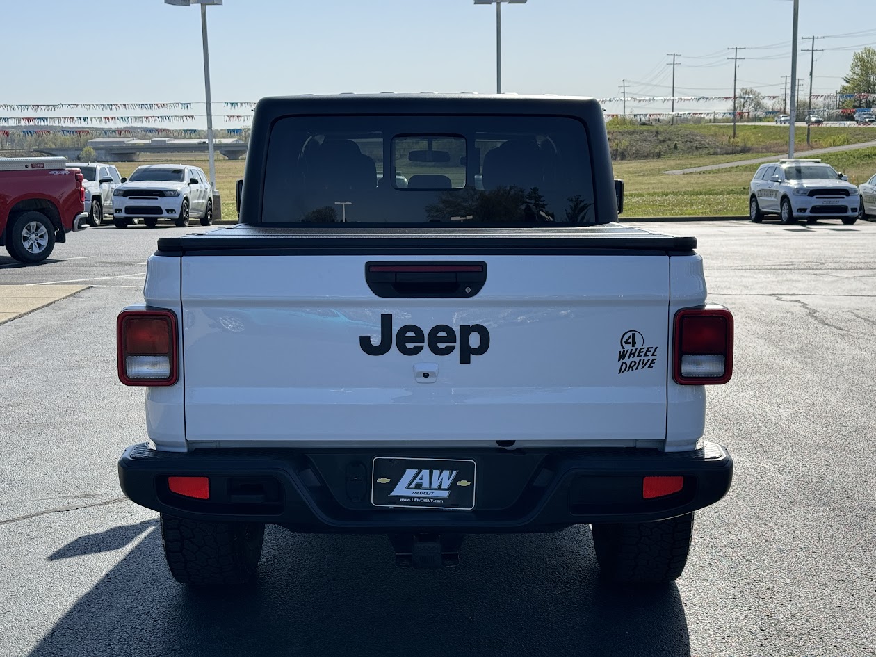 2021 Jeep Gladiator Vehicle Photo in BOONVILLE, IN 47601-9633