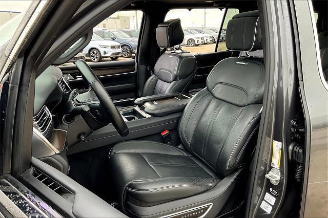 2023 Jeep Grand Wagoneer Vehicle Photo in Grapevine, TX 76051