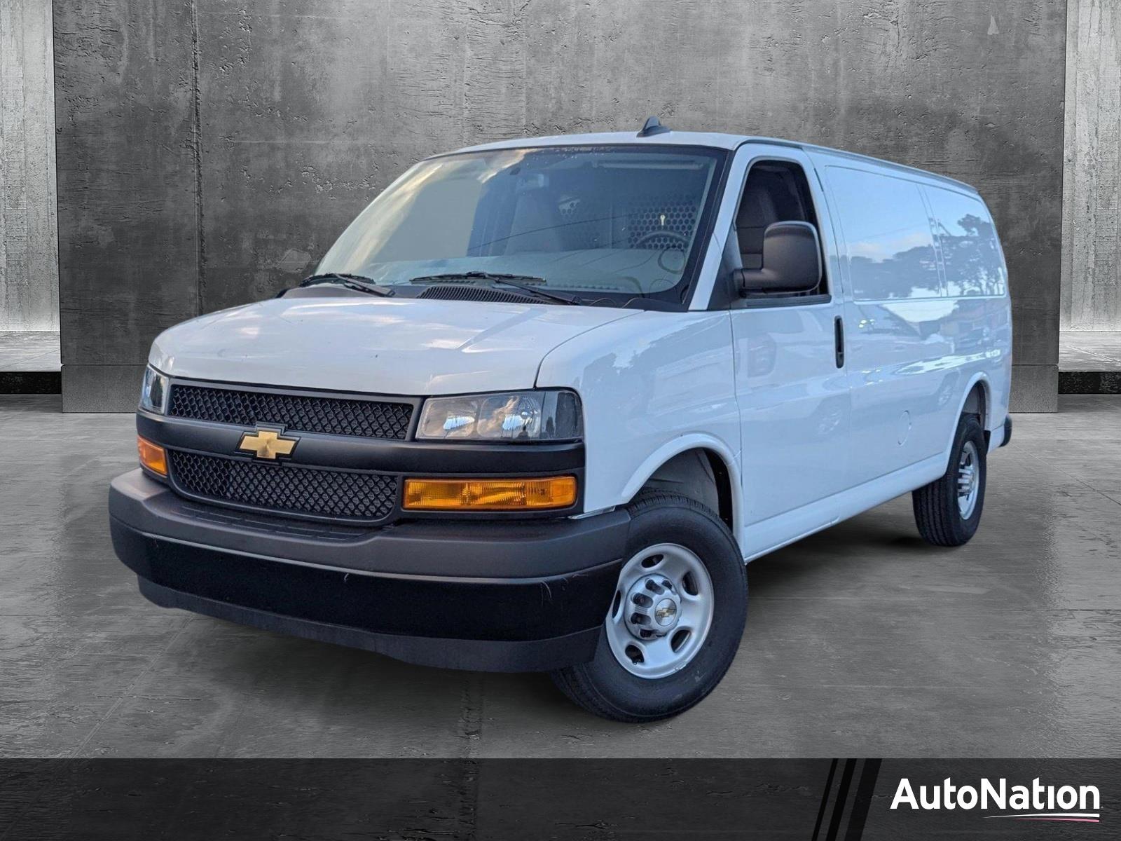 2025 Chevrolet Express Cargo 2500 Vehicle Photo in MIAMI, FL 33134-2699