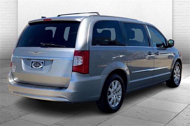2016 Chrysler Town & Country Vehicle Photo in TOPEKA, KS 66609-0000