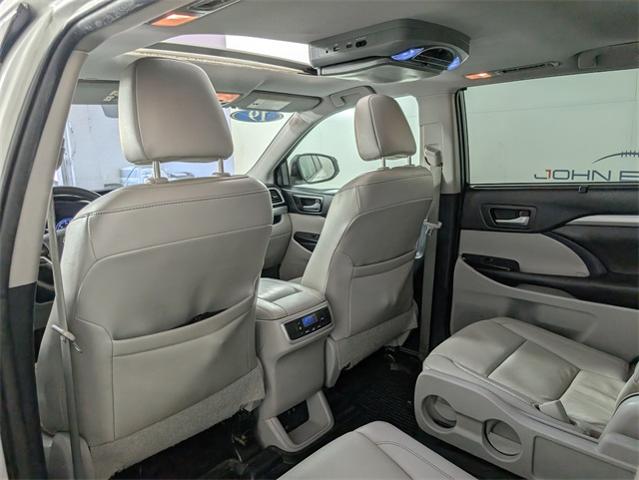 2019 Toyota Highlander Vehicle Photo in ENGLEWOOD, CO 80113-6708
