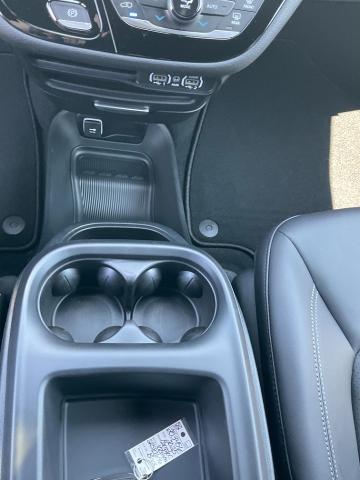 2025 Chrysler Pacifica Vehicle Photo in Kaukauna, WI 54130