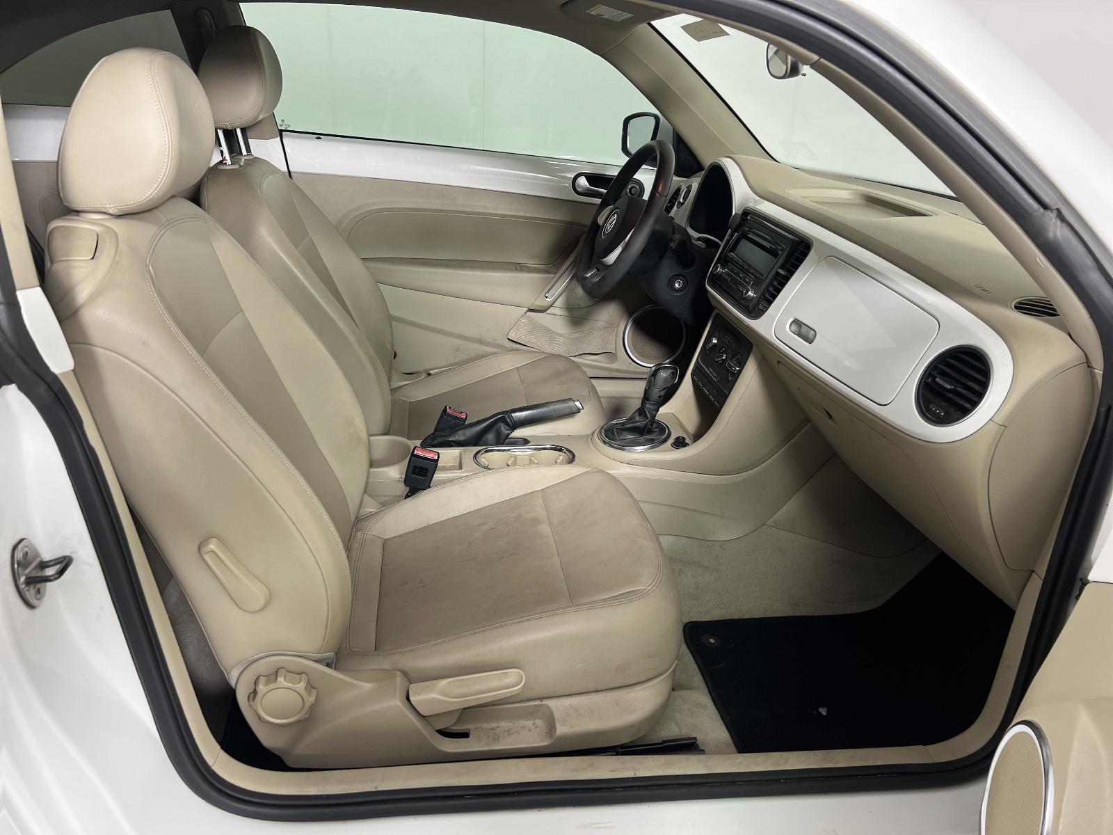 2013 Volkswagen Beetle Coupe Vehicle Photo in Georgetown, TX 78626