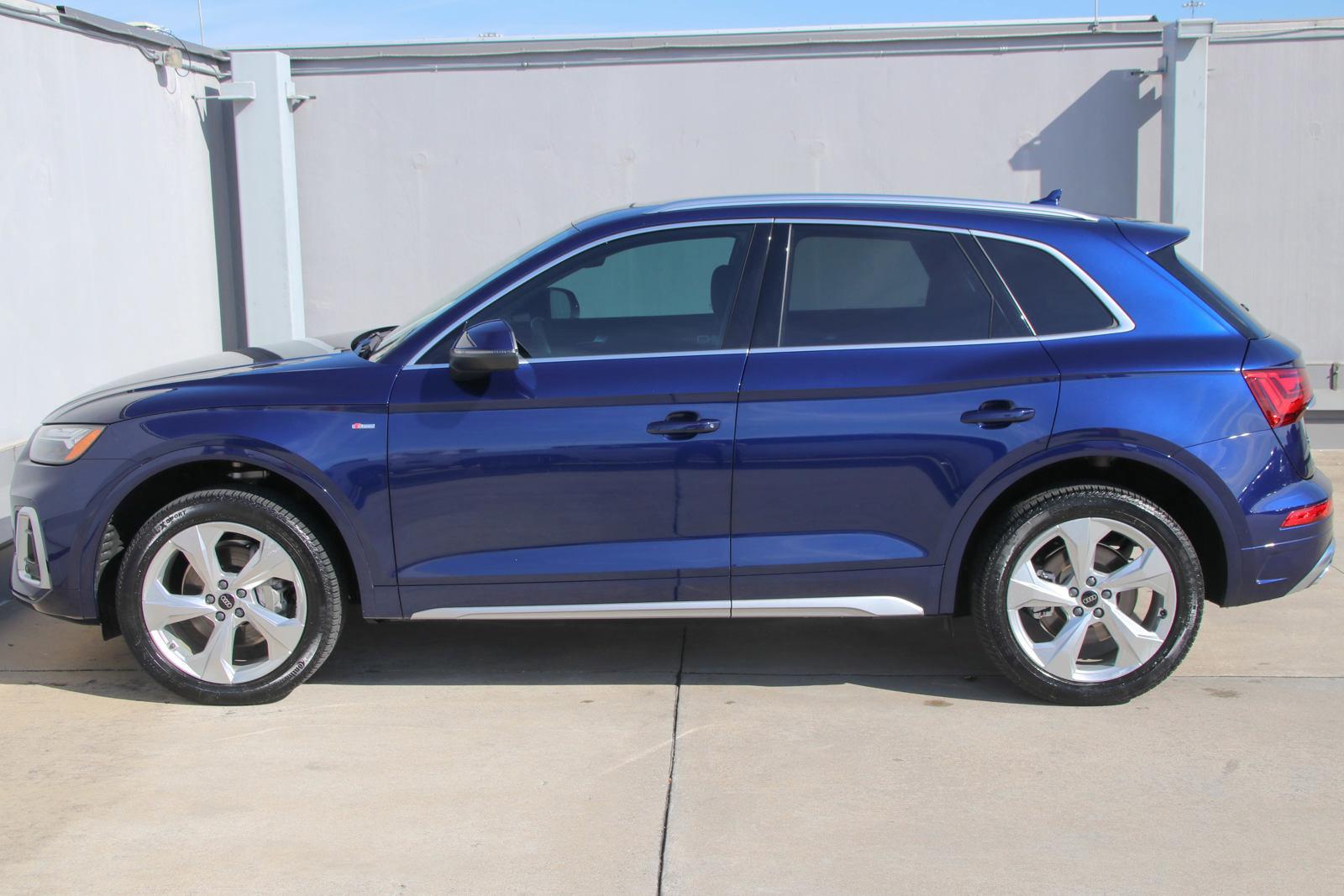 2024 Audi Q5 Vehicle Photo in SUGAR LAND, TX 77478