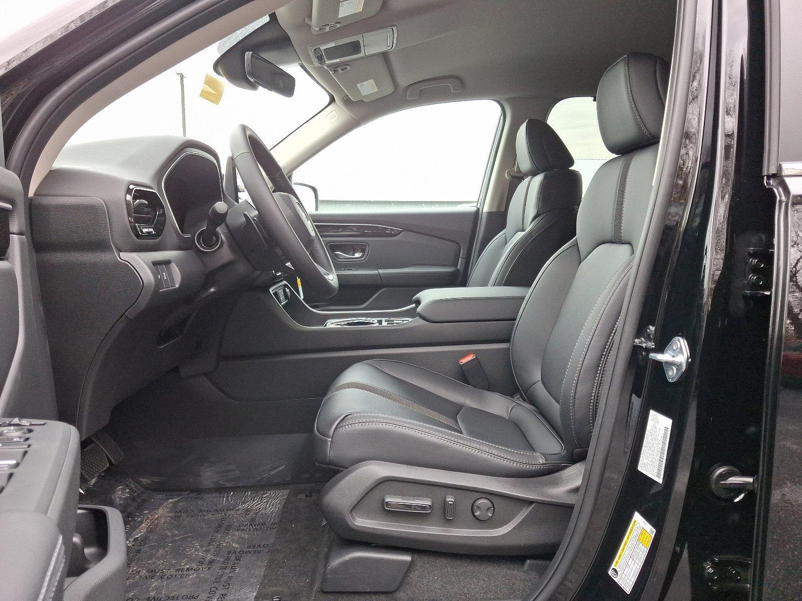 2025 Honda Pilot Vehicle Photo in Harrisburg, PA 17111