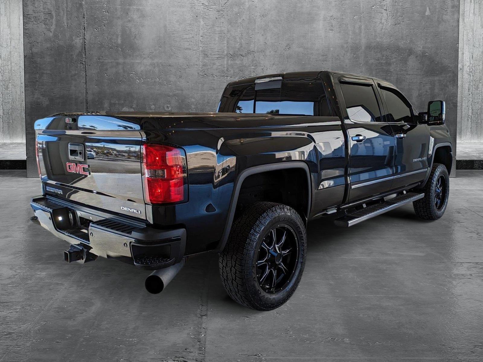 2015 GMC Sierra 2500HD available WiFi Vehicle Photo in Las Vegas, NV 89149