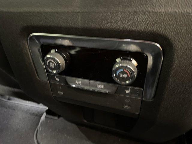 2025 Chevrolet Suburban Vehicle Photo in PHOENIX, AZ 85014-3381