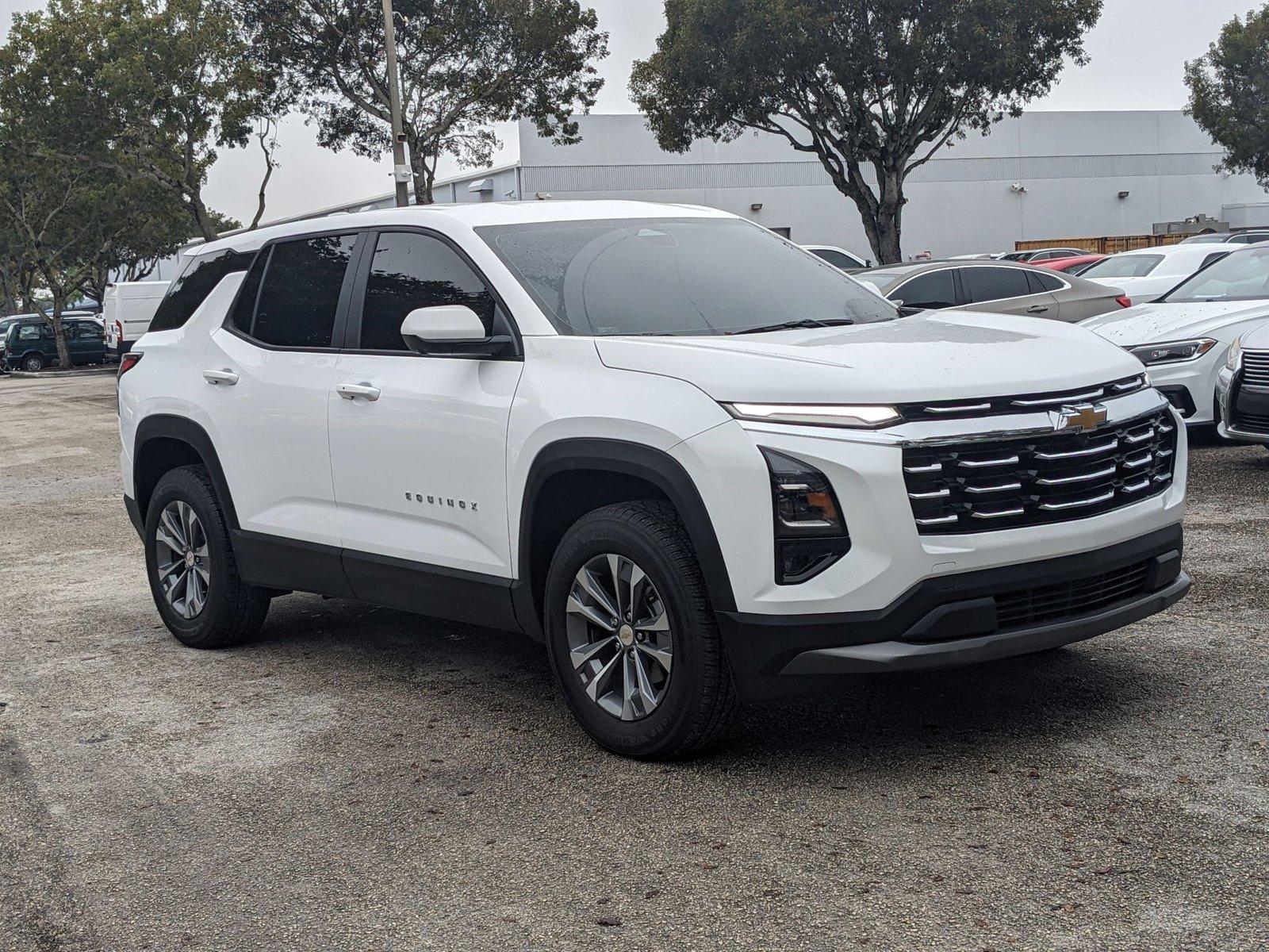 2025 Chevrolet Equinox Vehicle Photo in GREENACRES, FL 33463-3207