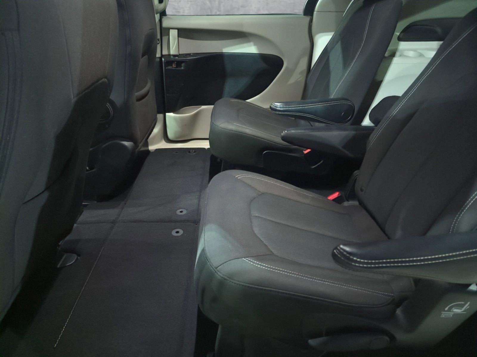 2022 Chrysler Voyager Vehicle Photo in Ft. Myers, FL 33907