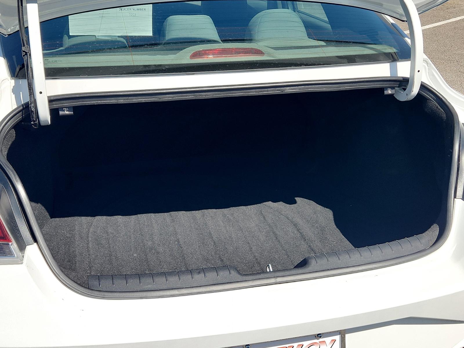 2021 Hyundai ELANTRA Vehicle Photo in Albuquerque, NM 87110