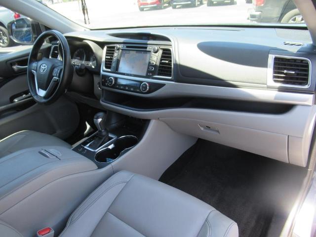 2018 Toyota Highlander Vehicle Photo in LEESBURG, FL 34788-4022