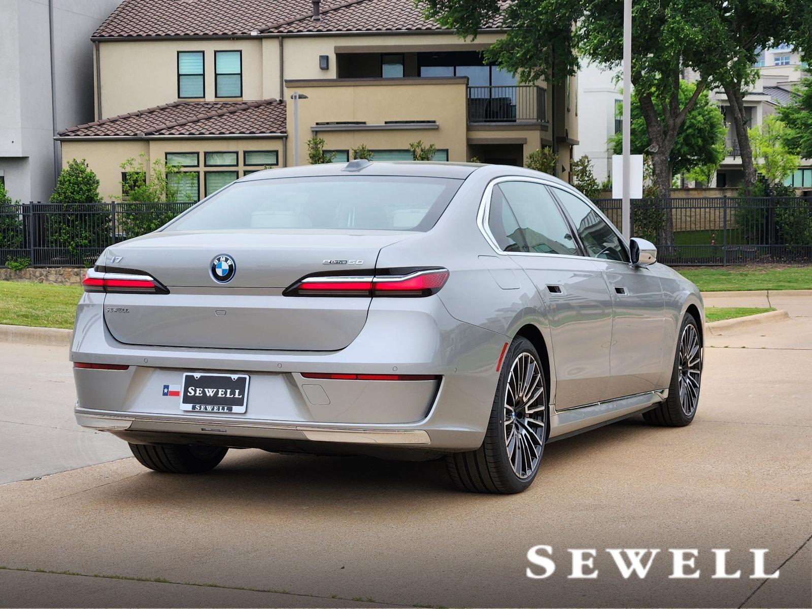 2025 BMW i7 Vehicle Photo in PLANO, TX 75024