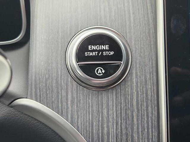 2025 Mercedes-Benz GLC Vehicle Photo in HOUSTON, TX 77079