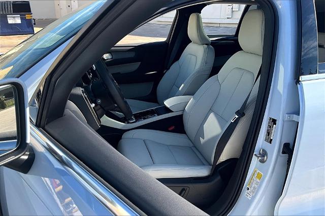 2025 Volvo XC40 Vehicle Photo in Houston, TX 77007
