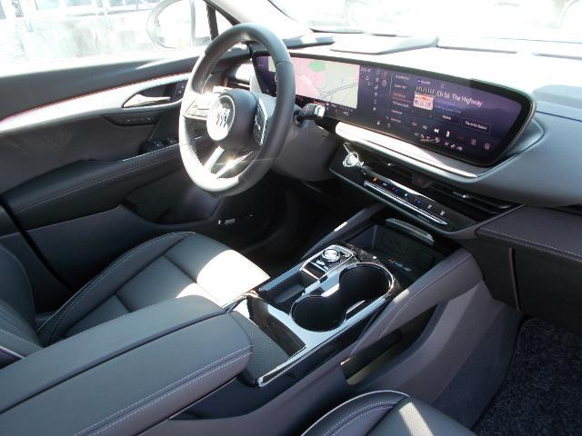 2025 Buick Envision Vehicle Photo in LOWELL, MA 01852-4336