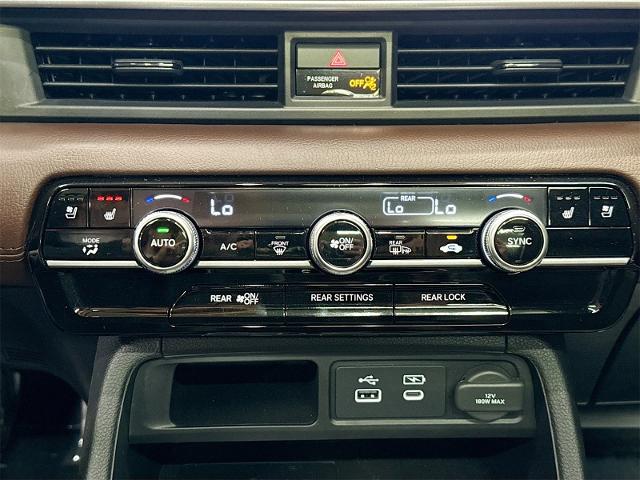 2024 Honda Pilot Vehicle Photo in EVERETT, WA 98203-5662