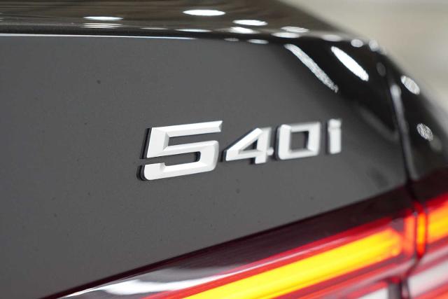 2025 BMW 540i xDrive Vehicle Photo in GRAPEVINE, TX 76051