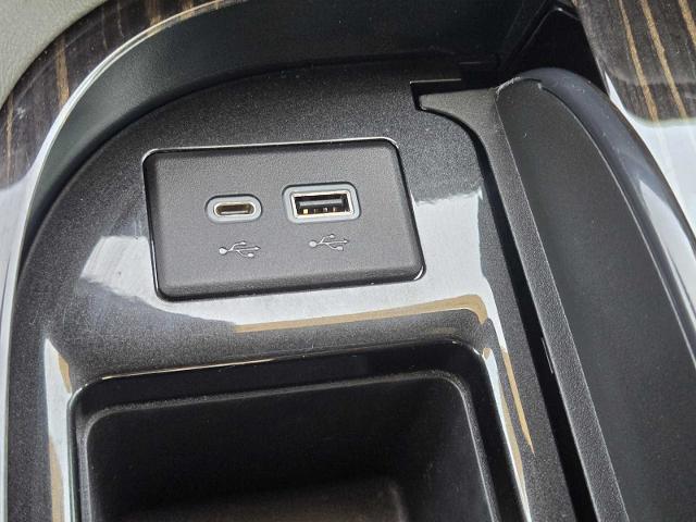 2022 Cadillac Escalade Vehicle Photo in DENTON, TX 76210-9321