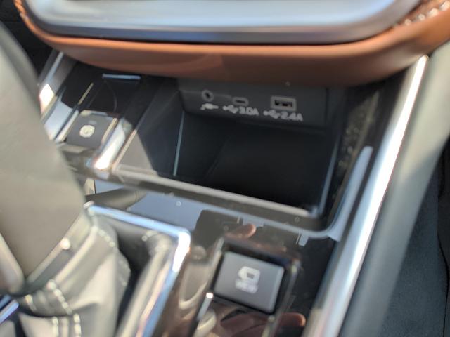 2025 Subaru Outback Vehicle Photo in Green Bay, WI 54304