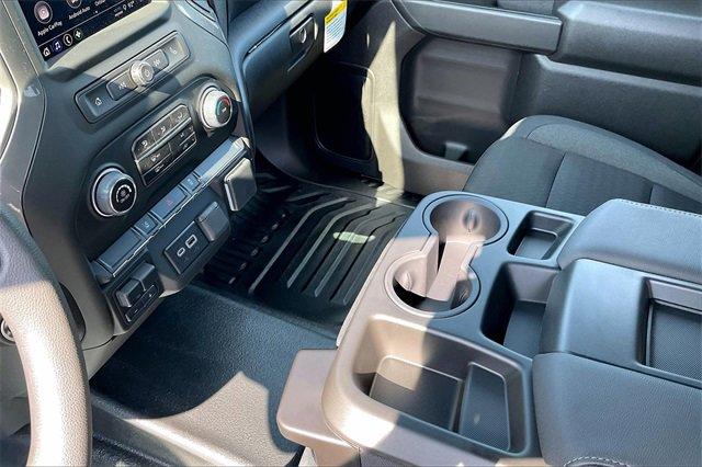 2025 Chevrolet Silverado 3500 HD Chassis Cab Vehicle Photo in INDEPENDENCE, MO 64055-1314