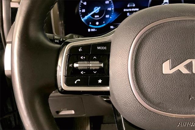 2023 Kia Carnival Vehicle Photo in Lees Summit, MO 64086