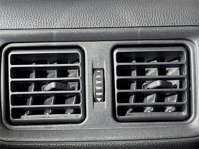 2020 Toyota RAV4 Vehicle Photo in PUYALLUP, WA 98371-4149