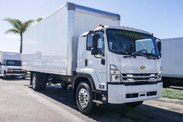 2024 Chevrolet 7500 XD LCF Diesel Vehicle Photo in VENTURA, CA 93003-8585