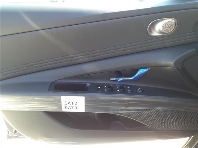 2024 Hyundai ELANTRA Vehicle Photo in Peoria, IL 61615