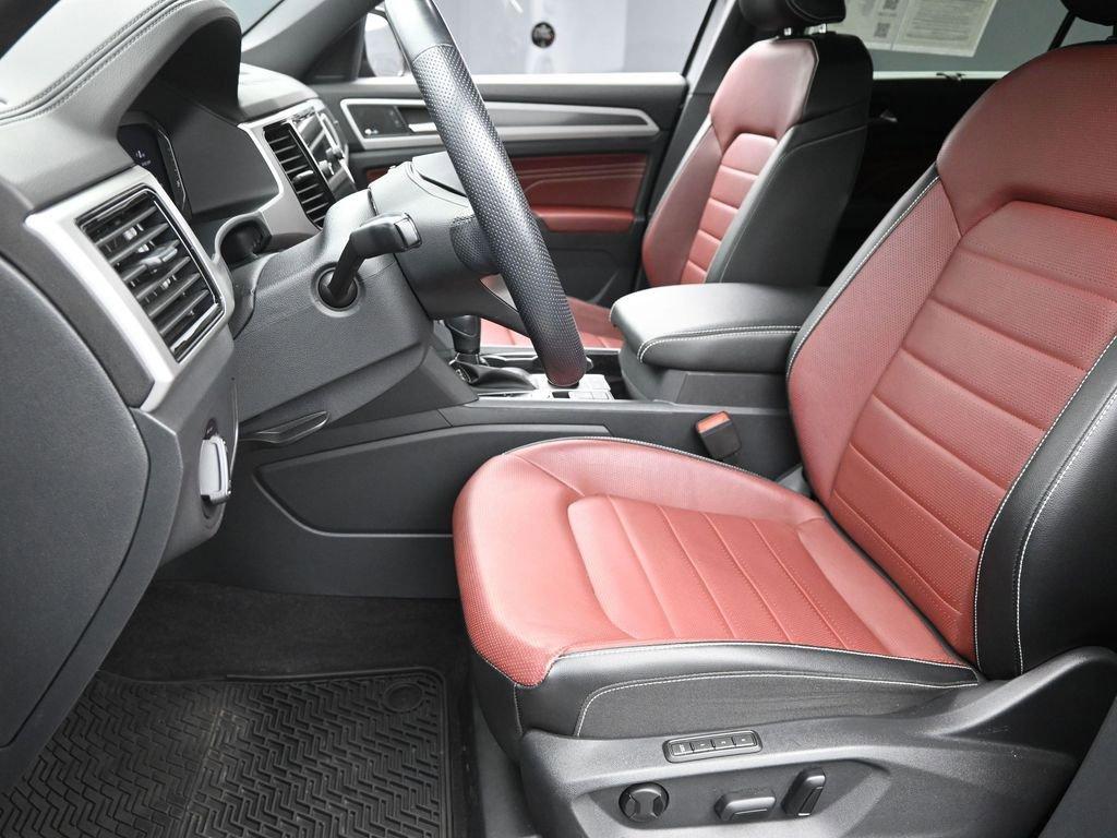 2022 Volkswagen Atlas Cross Sport Vehicle Photo in Marion, IA 52302