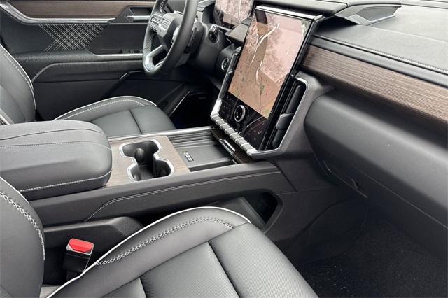 2025 GMC Acadia Vehicle Photo in ELK GROVE, CA 95757-8703
