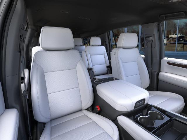 2025 Chevrolet Suburban Vehicle Photo in NEENAH, WI 54956-2243