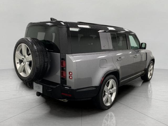 2024 Defender Vehicle Photo in Appleton, WI 54913