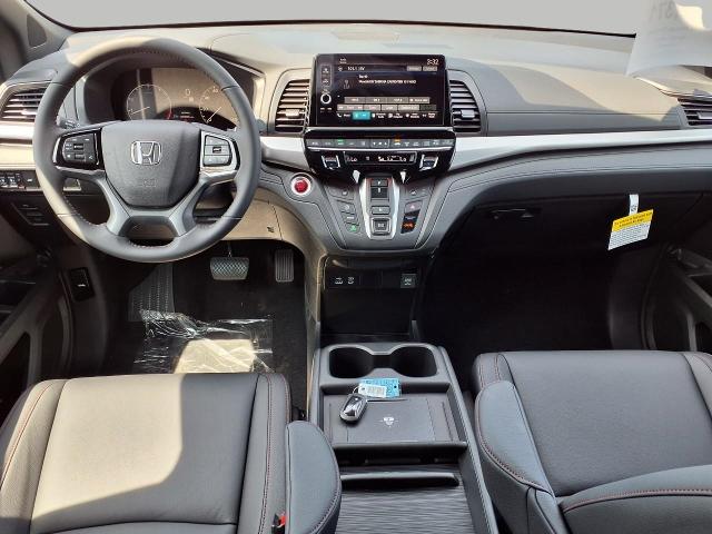 2025 Honda Odyssey Vehicle Photo in Oshkosh, WI 54904