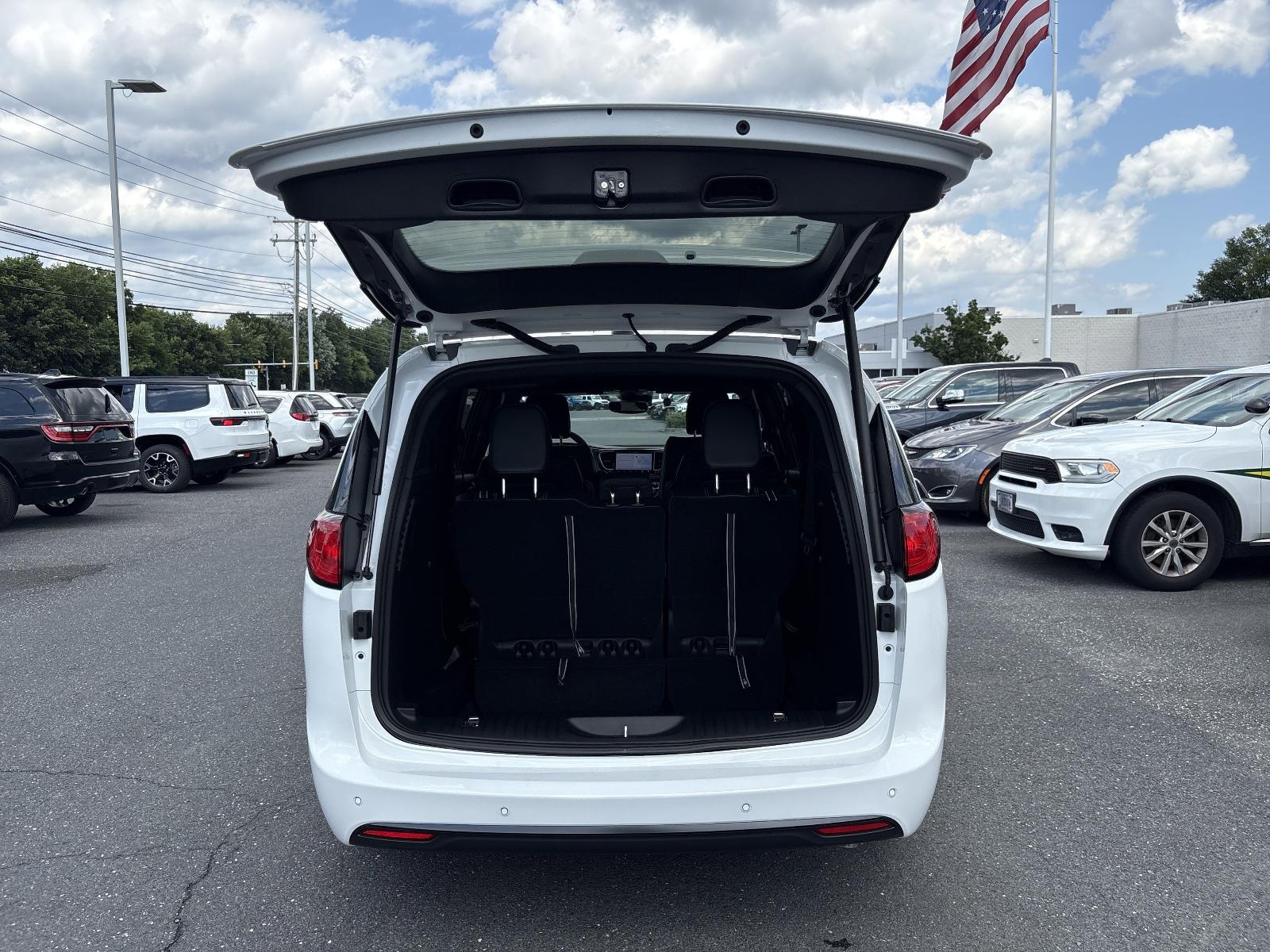 2025 Chrysler Voyager Vehicle Photo in Mechanicsburg, PA 17050-1707