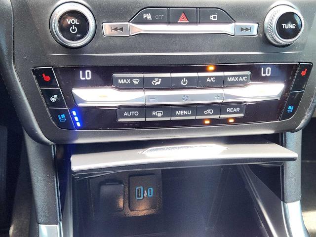 2020 Ford Explorer Vehicle Photo in DENTON, TX 76210-9321