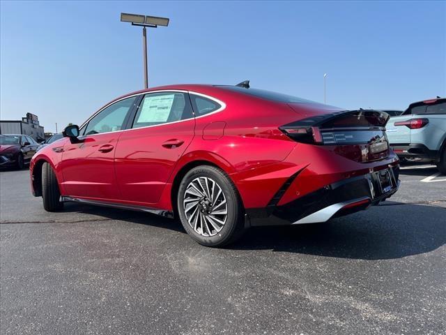 2024 Hyundai SONATA Hybrid Vehicle Photo in O'Fallon, IL 62269