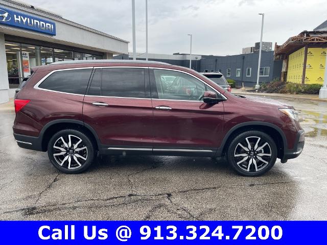 Used 2021 Honda Pilot Touring with VIN 5FNYF5H64MB000453 for sale in Kansas City