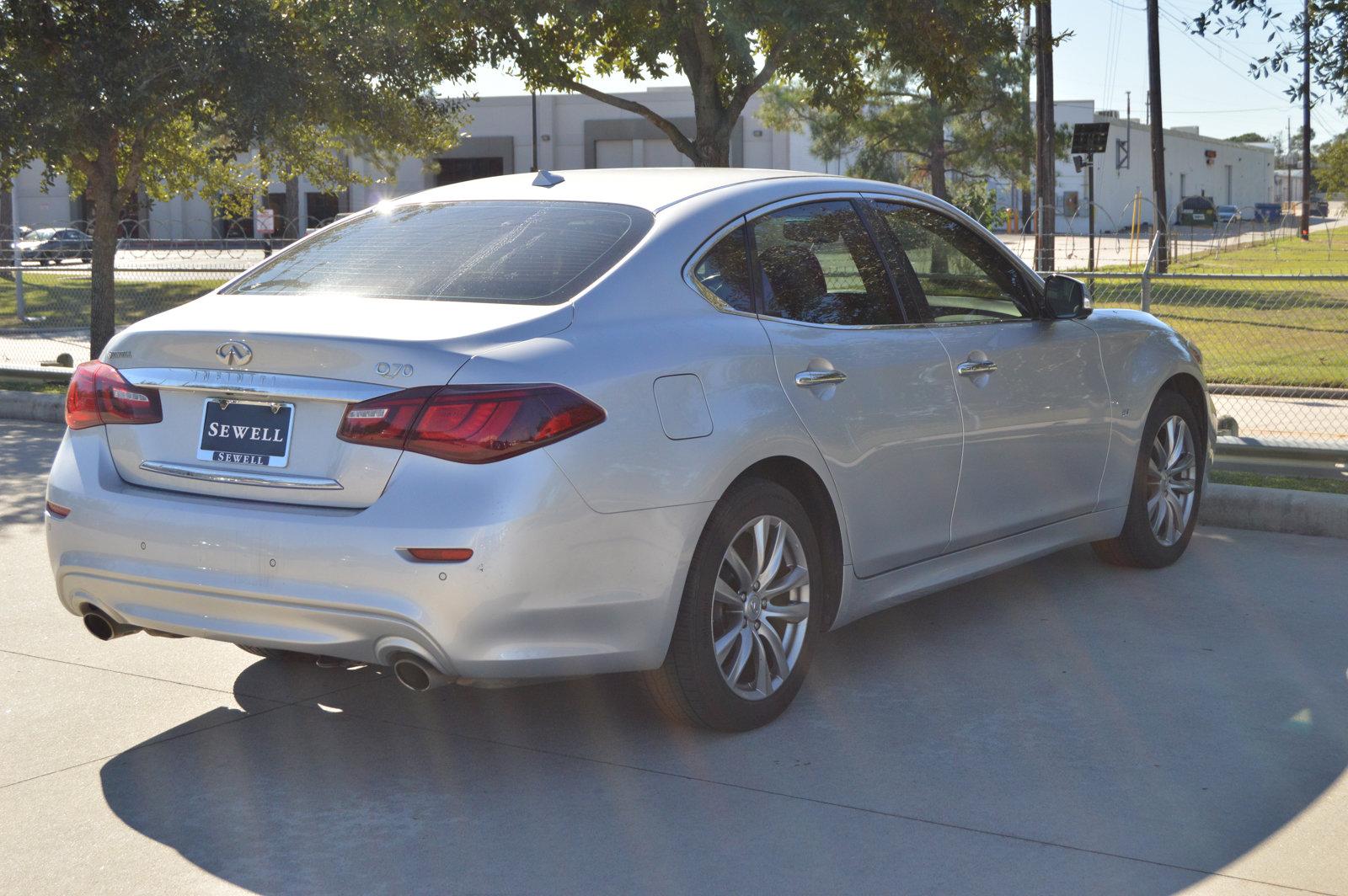 2015 INFINITI Q70 Vehicle Photo in Houston, TX 77090