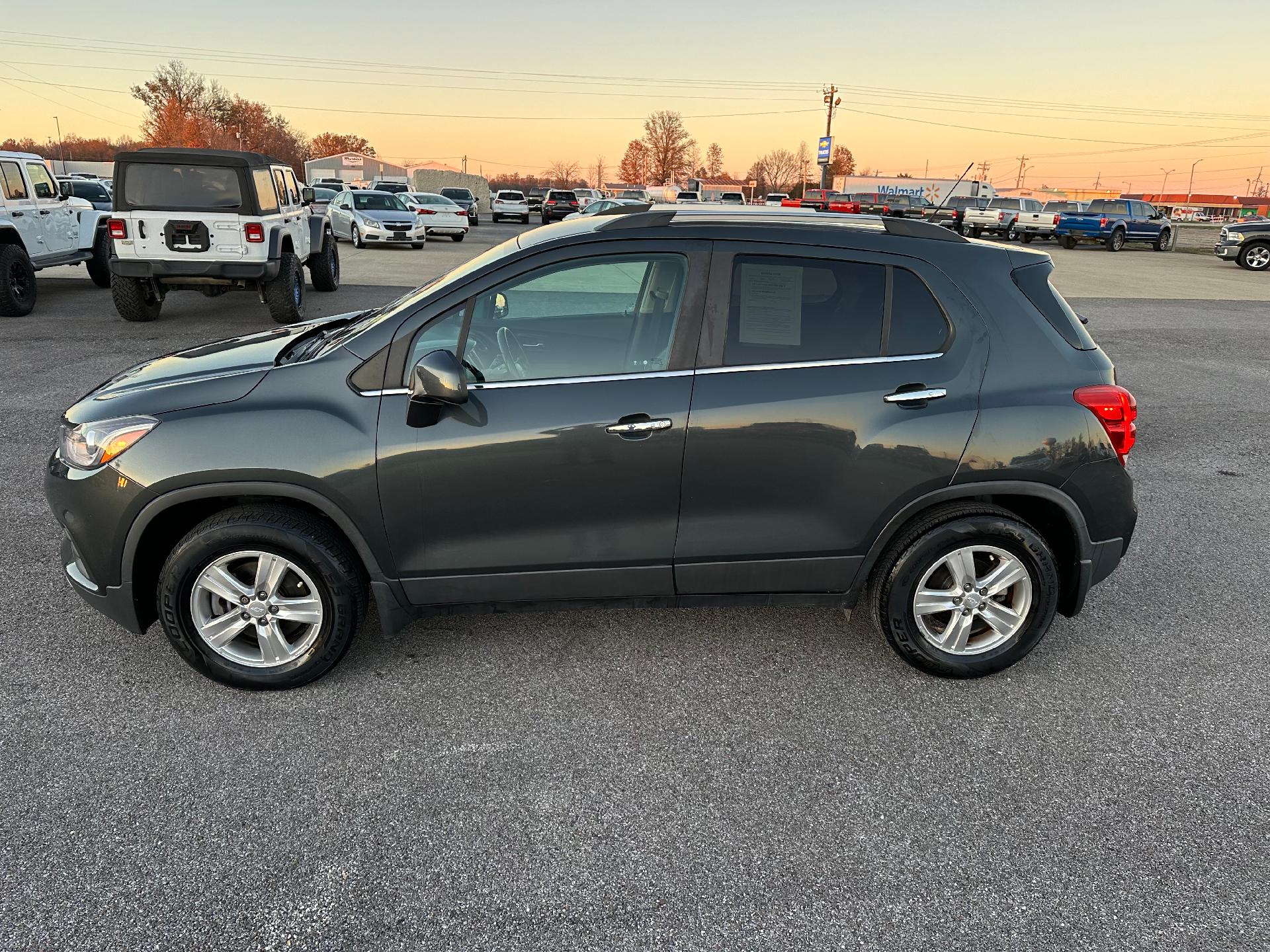 Used 2018 Chevrolet Trax LT with VIN 3GNCJPSB8JL403933 for sale in Salem, IL